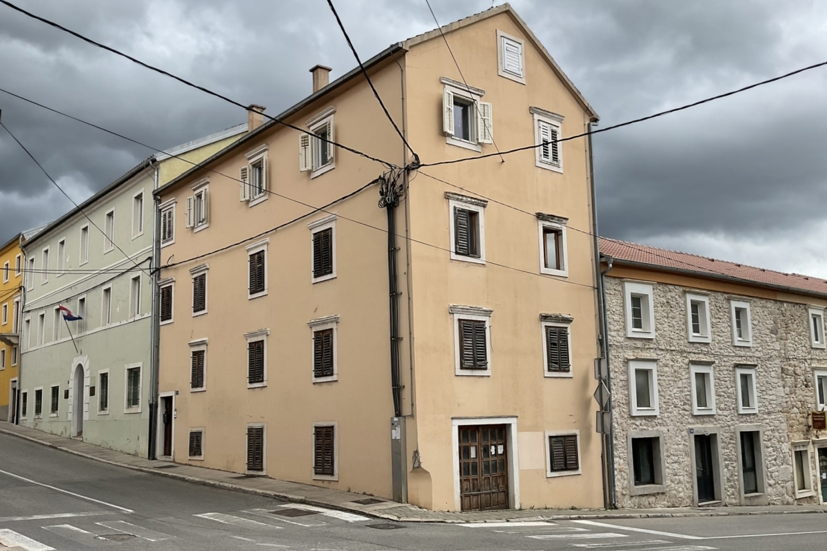 Spazio commerciale in posizione privilegiata