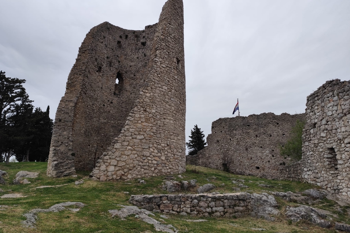 Spazio commerciale in posizione privilegiata