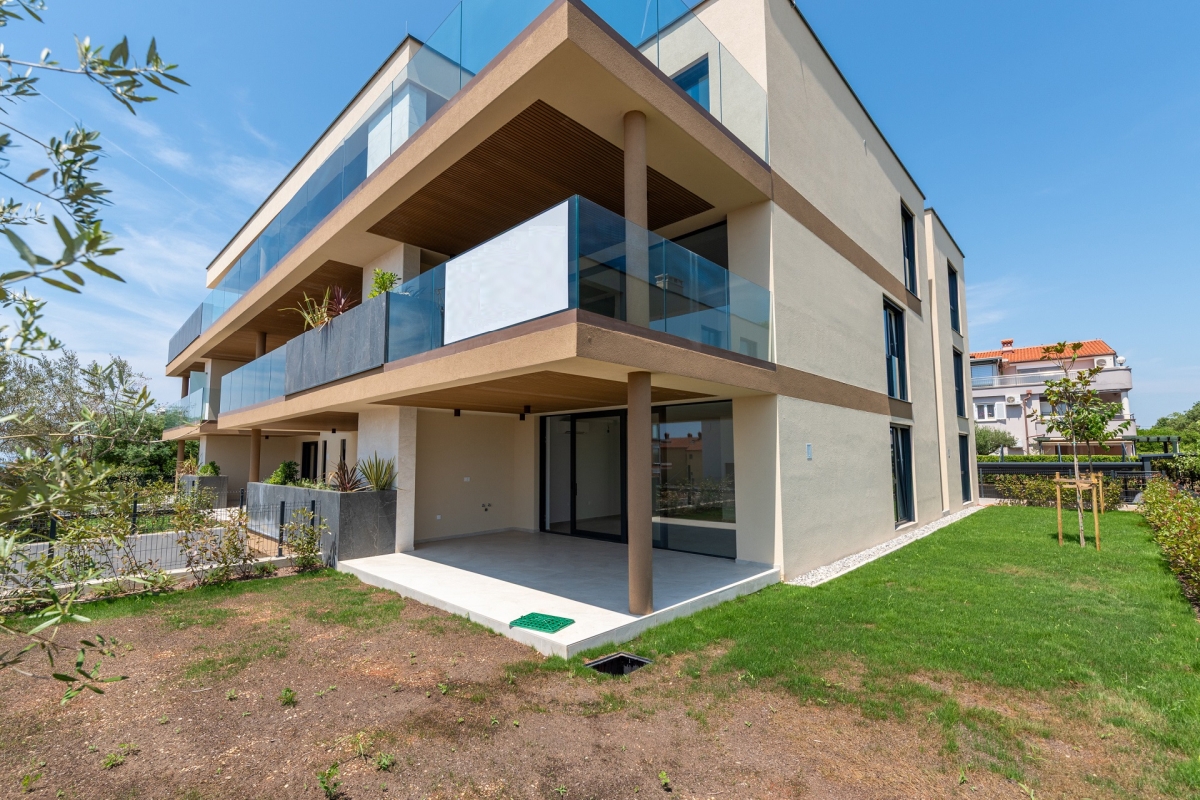 Ampio appartamento con terrazza e vista mare