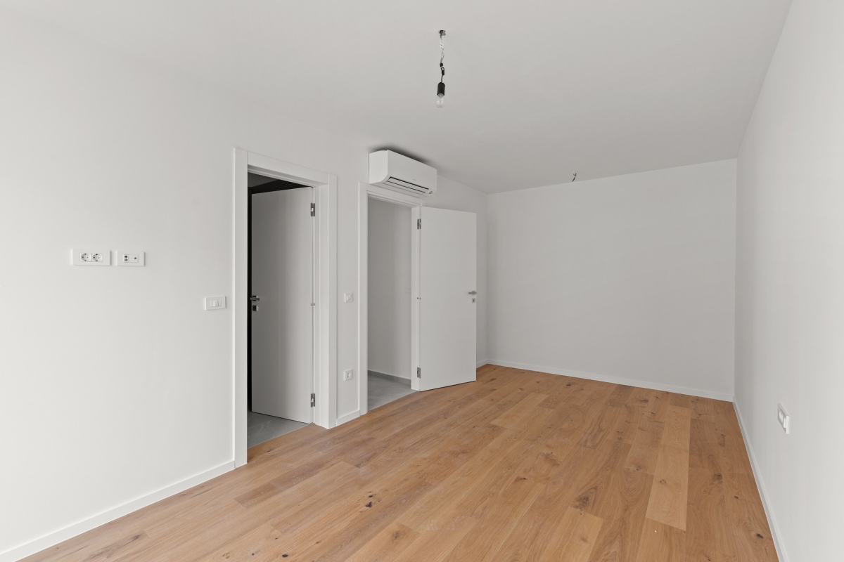 Ampio appartamento con terrazza e vista mare