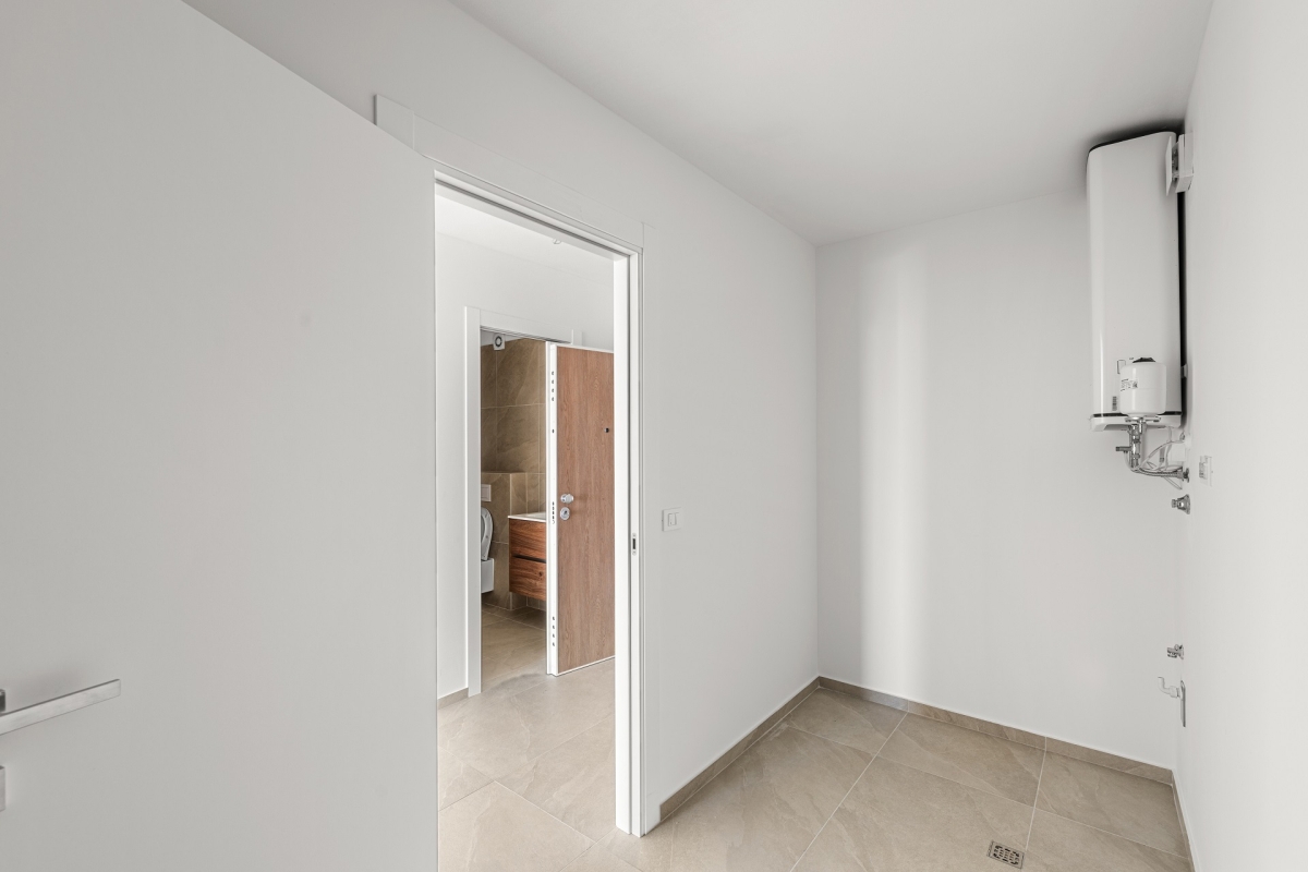 Lussuoso appartamento con ampio giardino e vista mare