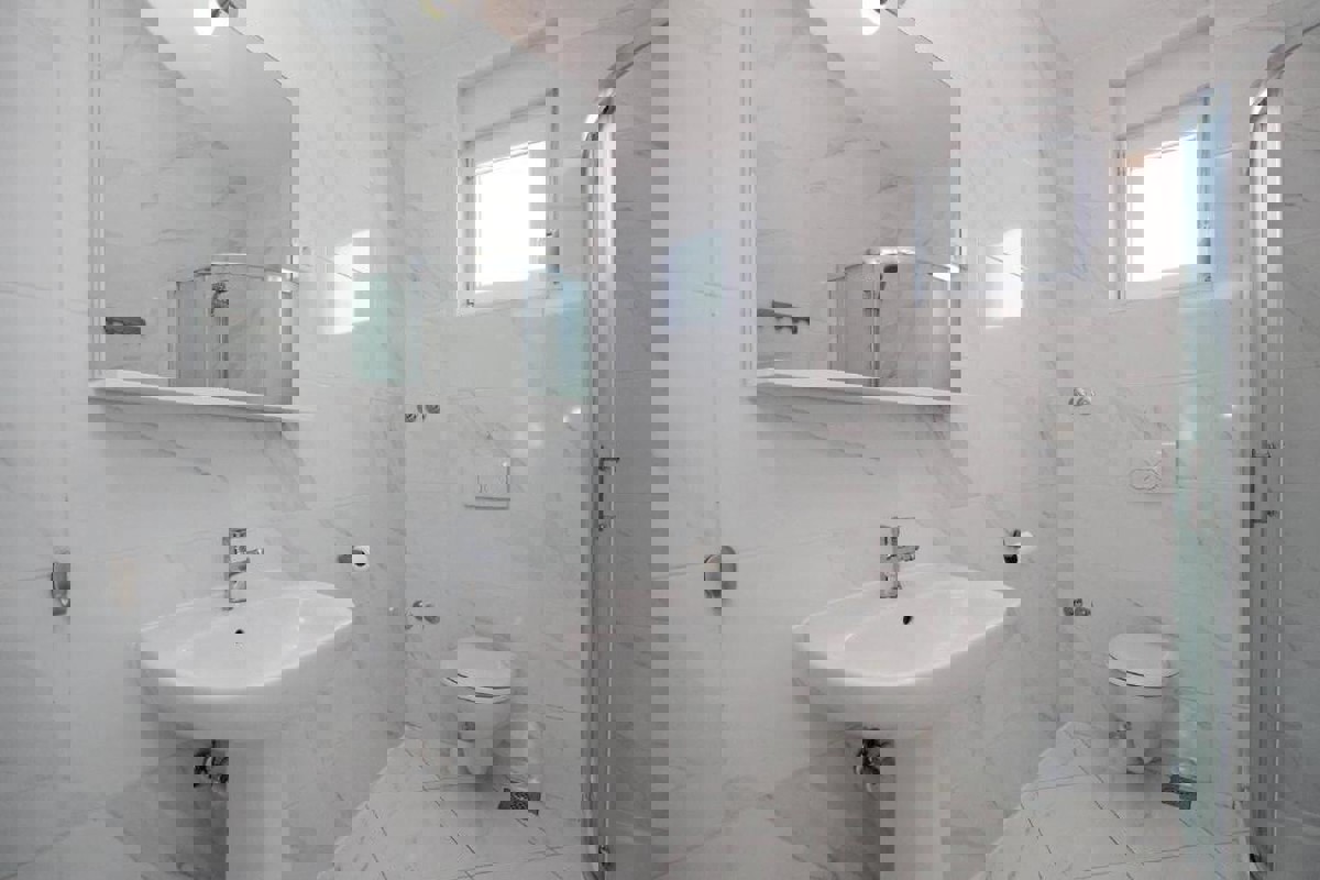 Casa moderna in riva al mare