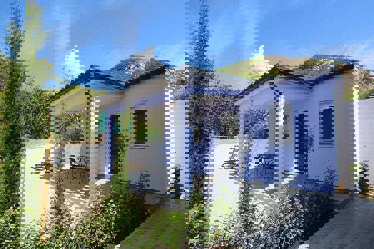 Casa moderna in riva al mare