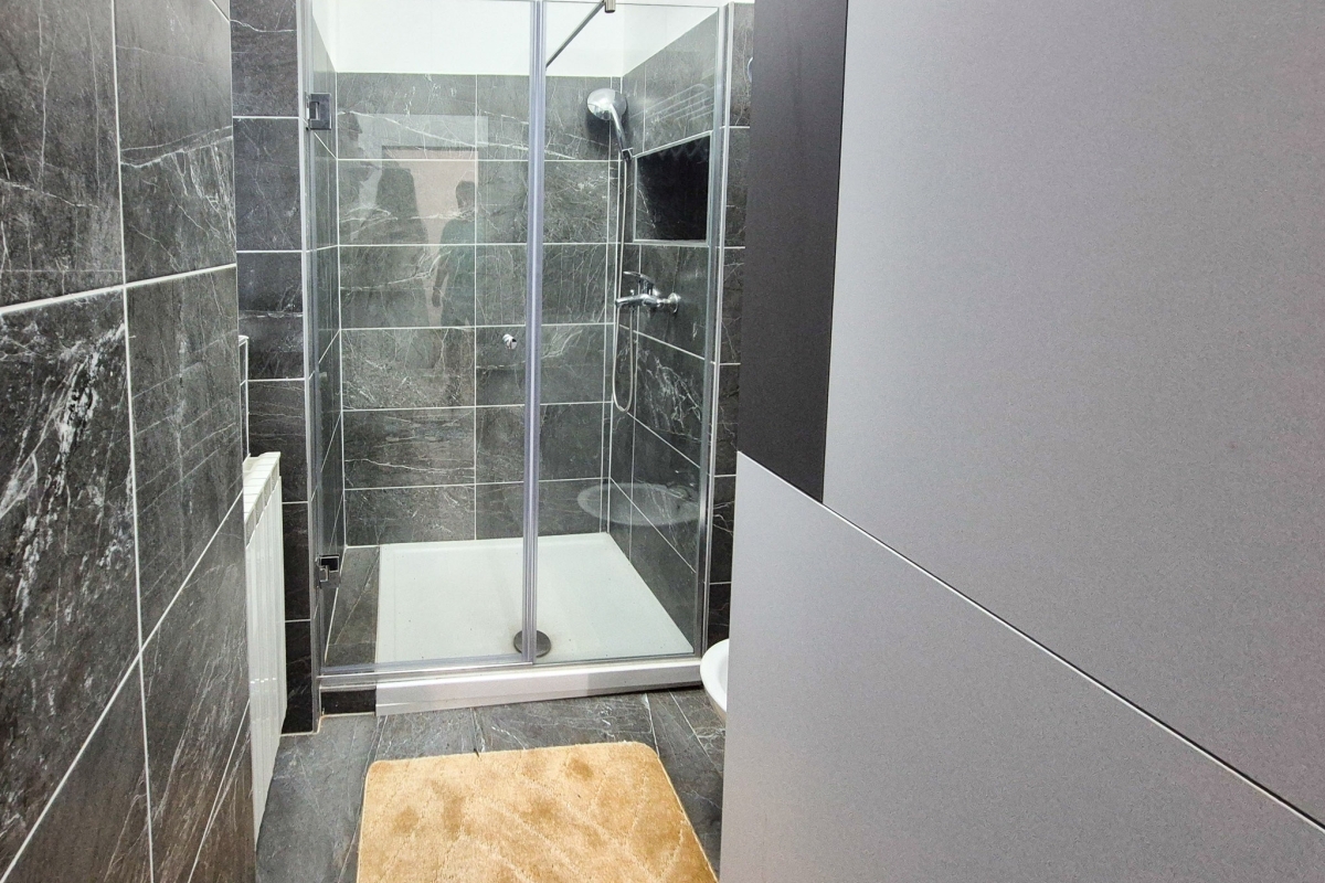 Appartamento con due camere da letto a Donji Grad