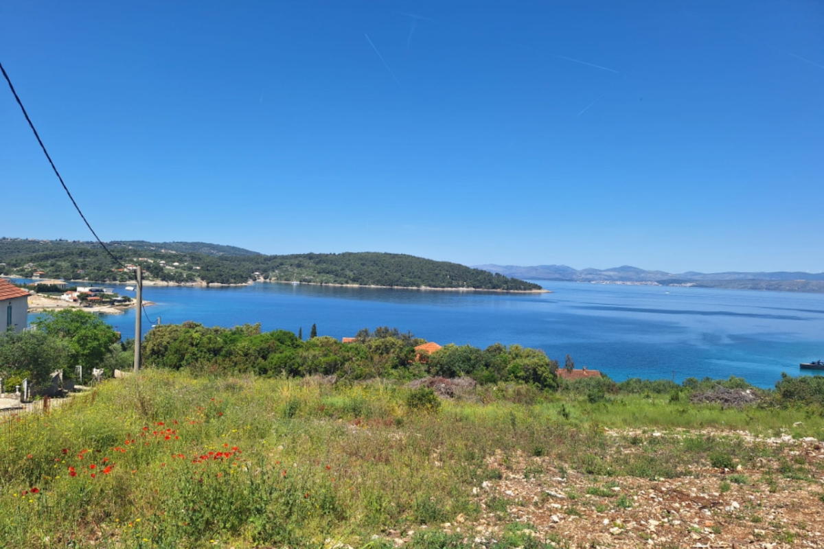 Terreno edificabile con vista mare e progetto