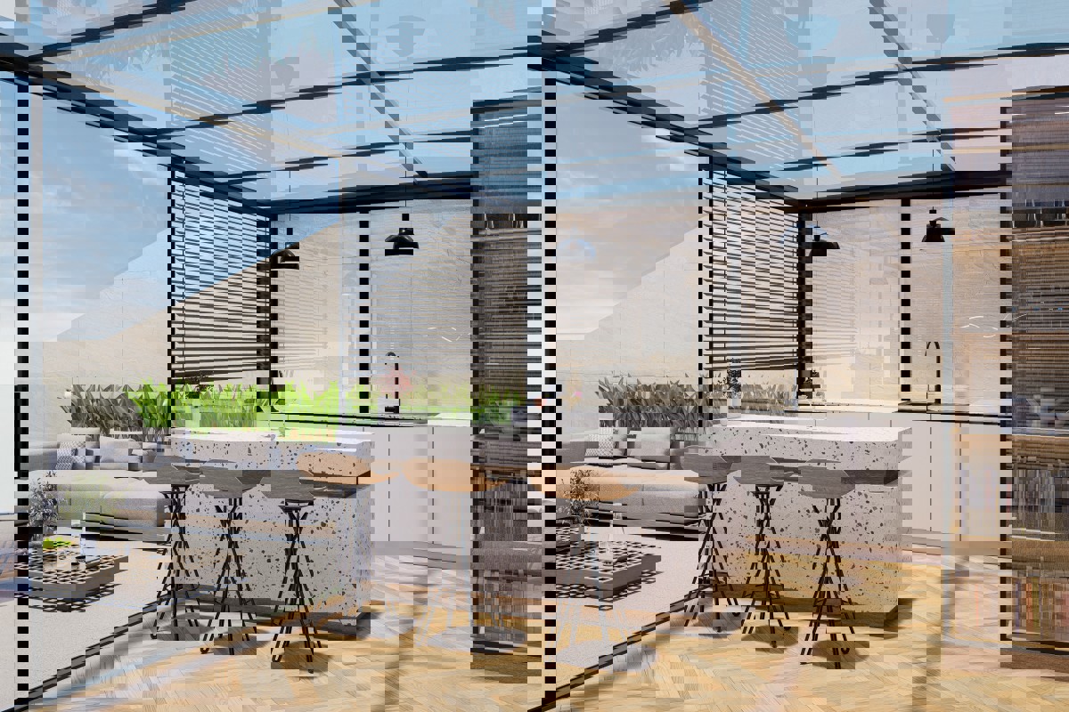 Attico in un complesso residenziale in prima fila sul mare