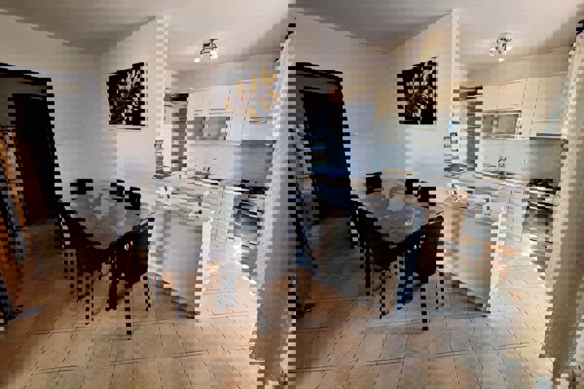 Casa indipendente con piscina vicino al mare