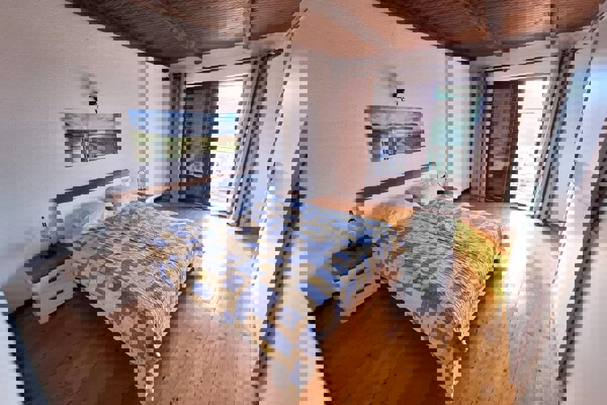 Casa indipendente con piscina vicino al mare