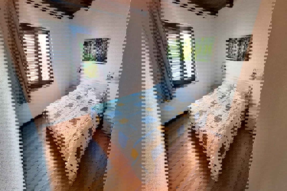 Casa indipendente con piscina vicino al mare