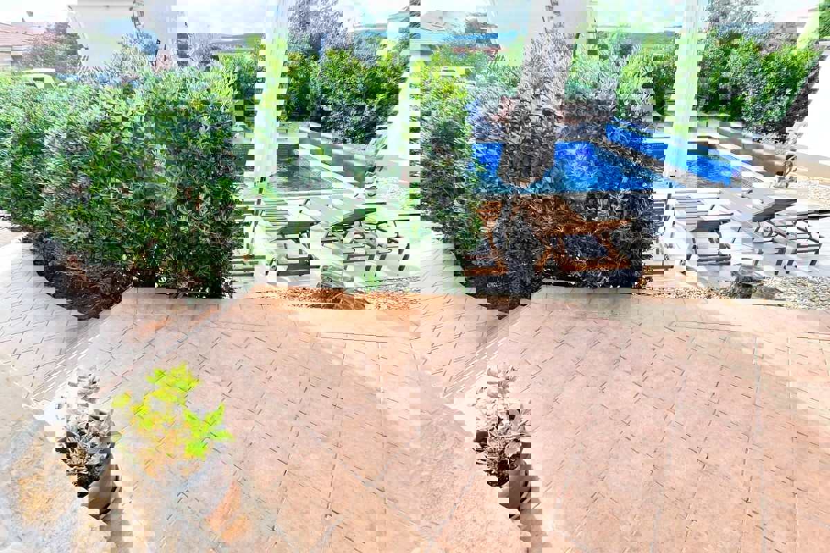 Casa indipendente con piscina vicino al mare