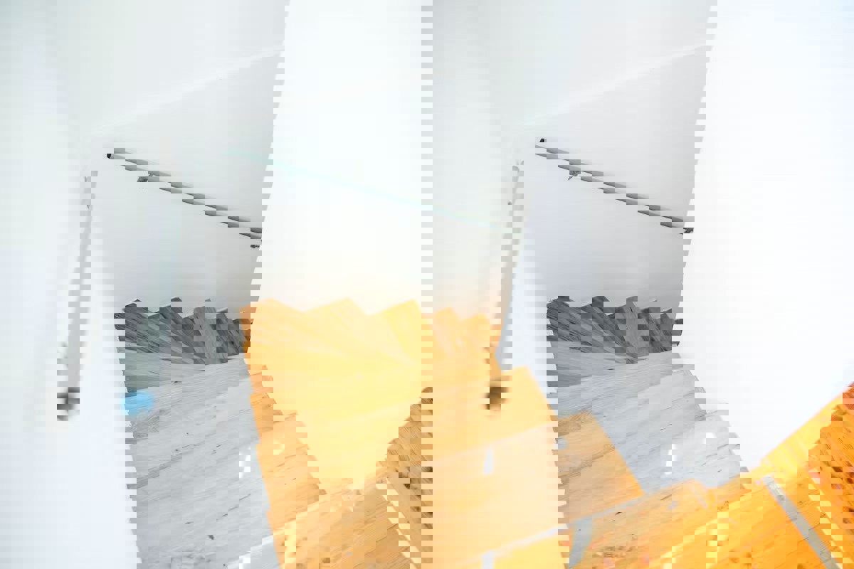 Casa in pietra in posizione pittoresca - vicino al mare