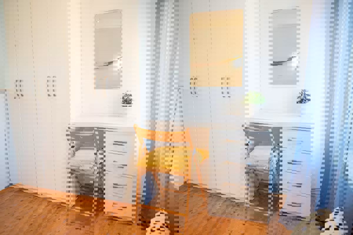 Casa in pietra in posizione pittoresca - vicino al mare