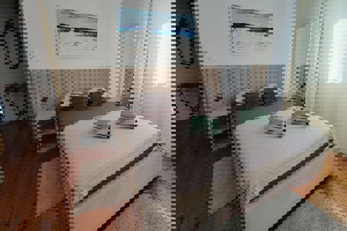 Villa in pietra con piscina riscaldata