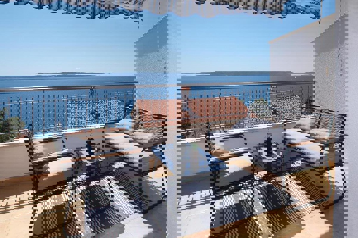 Palazzina con vista mare aperta