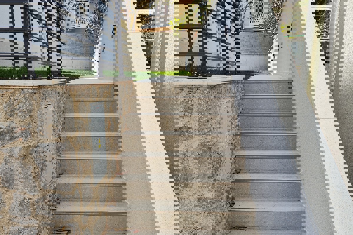 Appartamento duplex vicino al mare a Nerezine