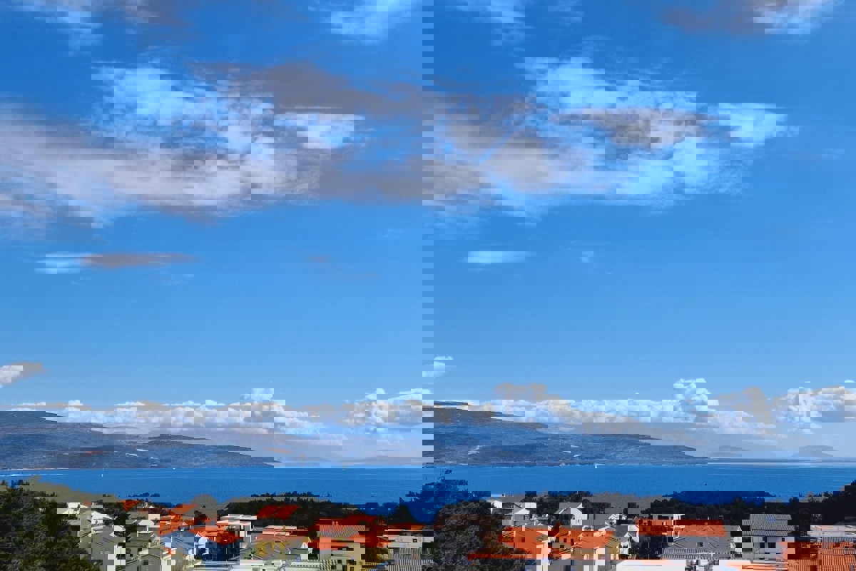 Attico con terrazza panoramica e piscina