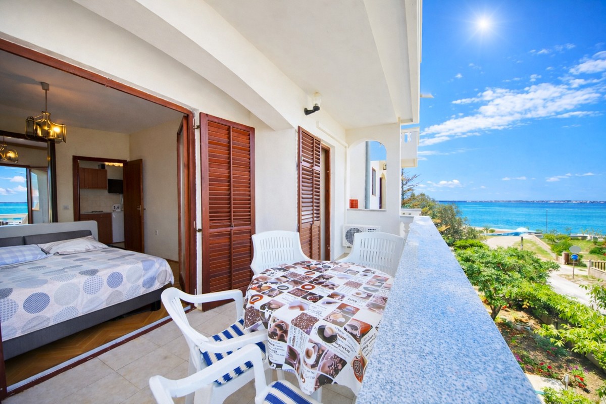 Palazzina in prima fila al mare