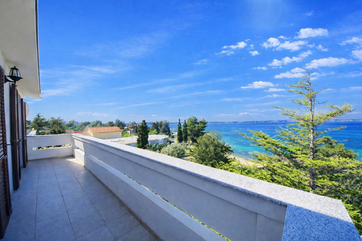 Palazzina in prima fila al mare