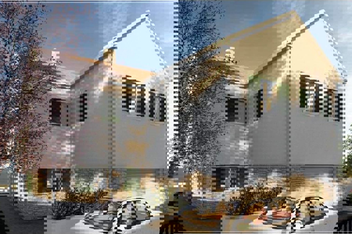 Terreno edificabile con progetto e vista mare