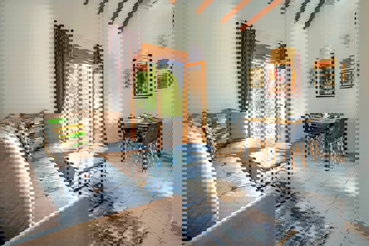 Casa vacanze con giardino mediterraneo, piscina e sauna