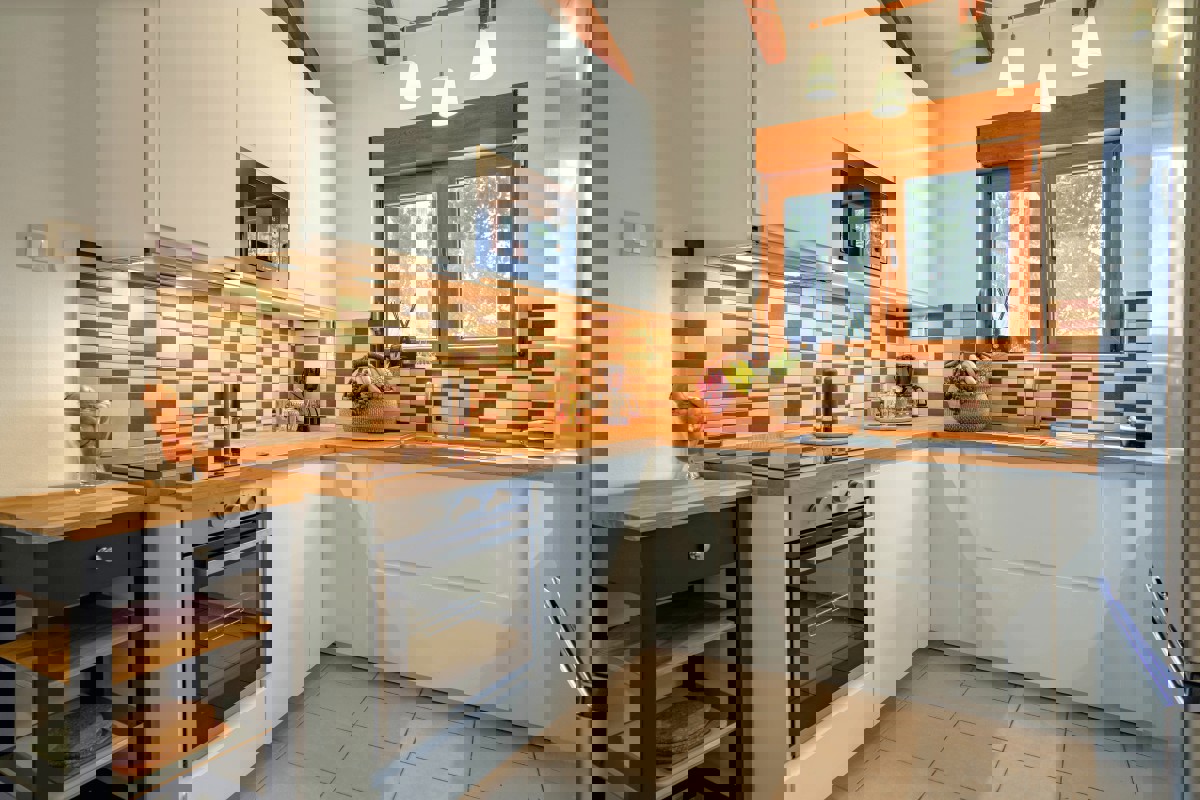 Casa vacanze con giardino mediterraneo, piscina e sauna