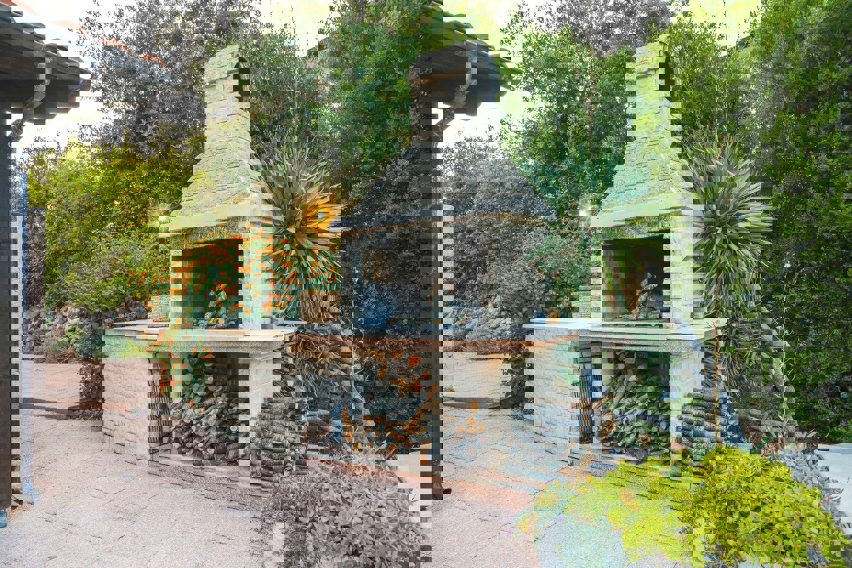 Casa vacanze con giardino mediterraneo, piscina e sauna