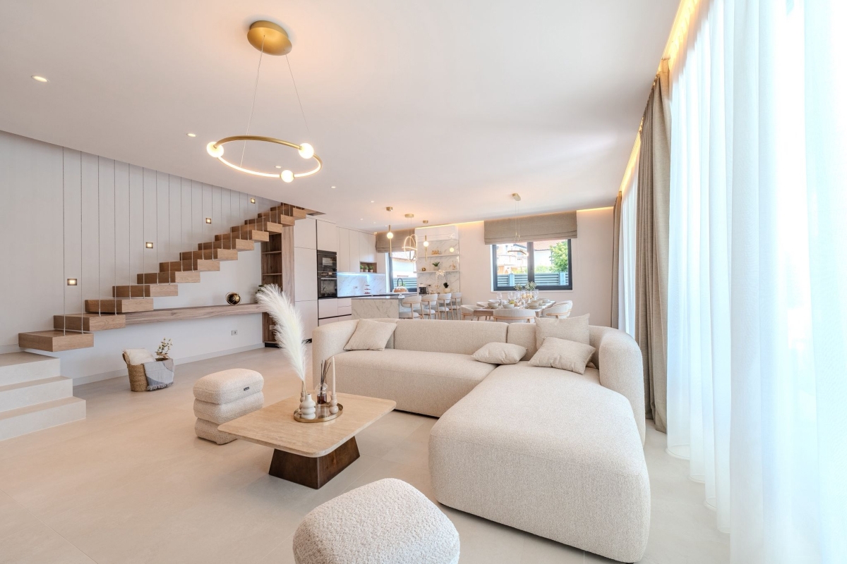 Villa di lusso con piscina e vista mare aperta