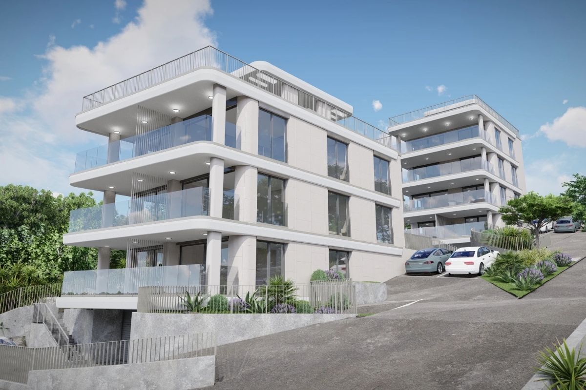 Attico su due livelli con tre camere da letto e terrazza sul tetto