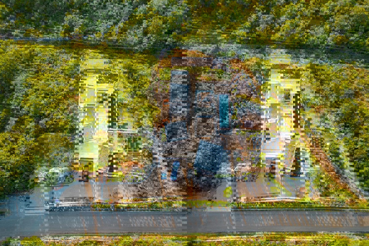 Villa di lusso in collina con vista panoramica sul Quarnero, piscina e totale privacy