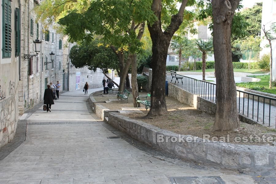 Radunica, centro di Split, Casa semi-indipendente in vendita