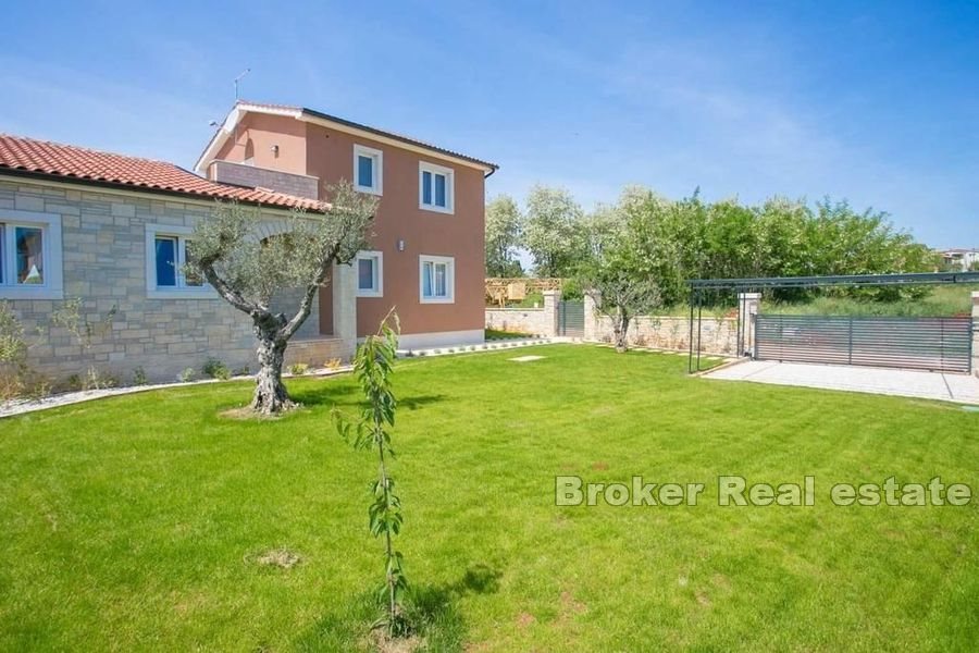 Casa indipendente con piscina