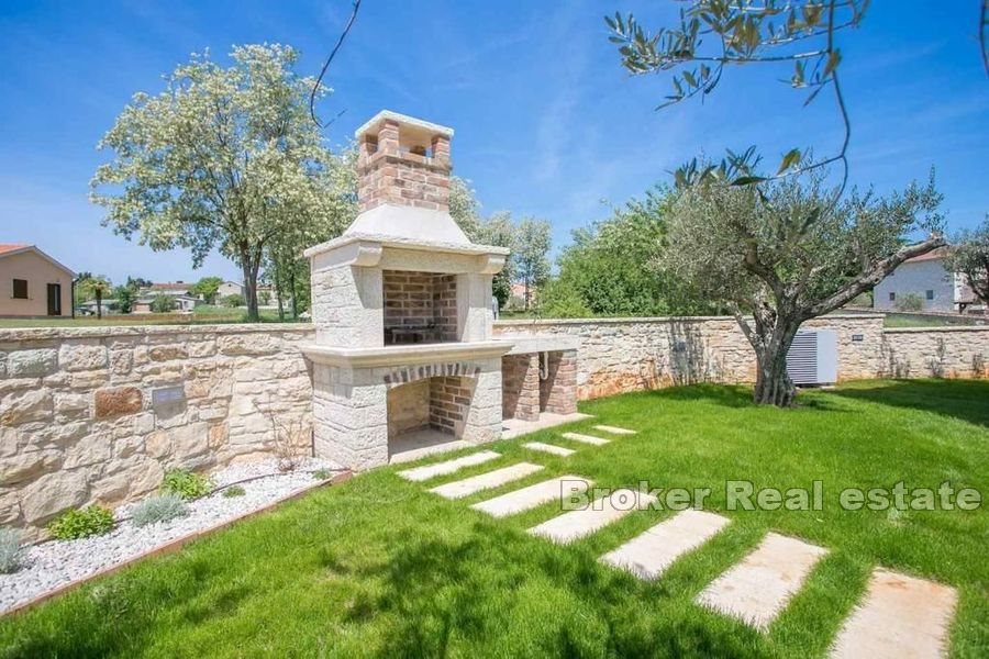 Casa indipendente con piscina