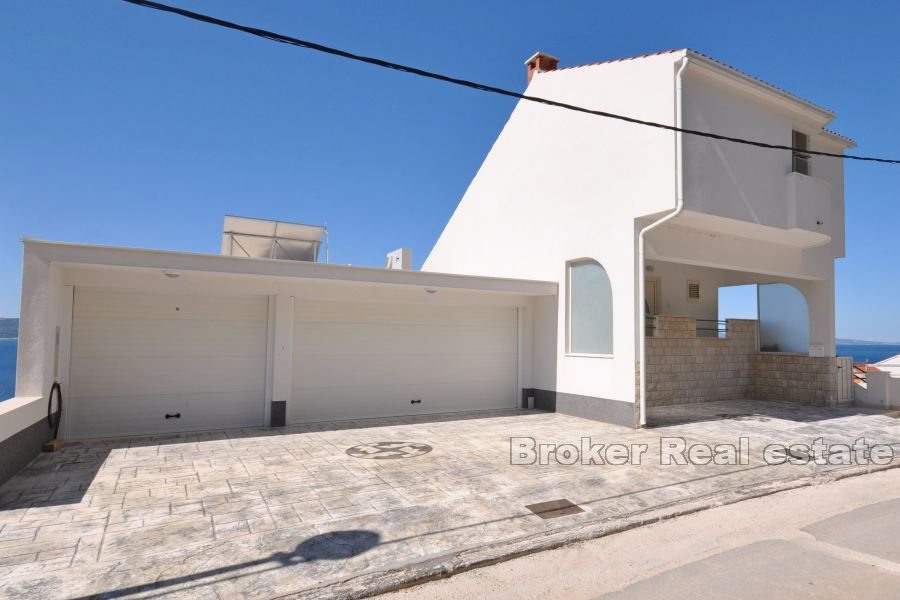 Casa bifamiliare con vista mare