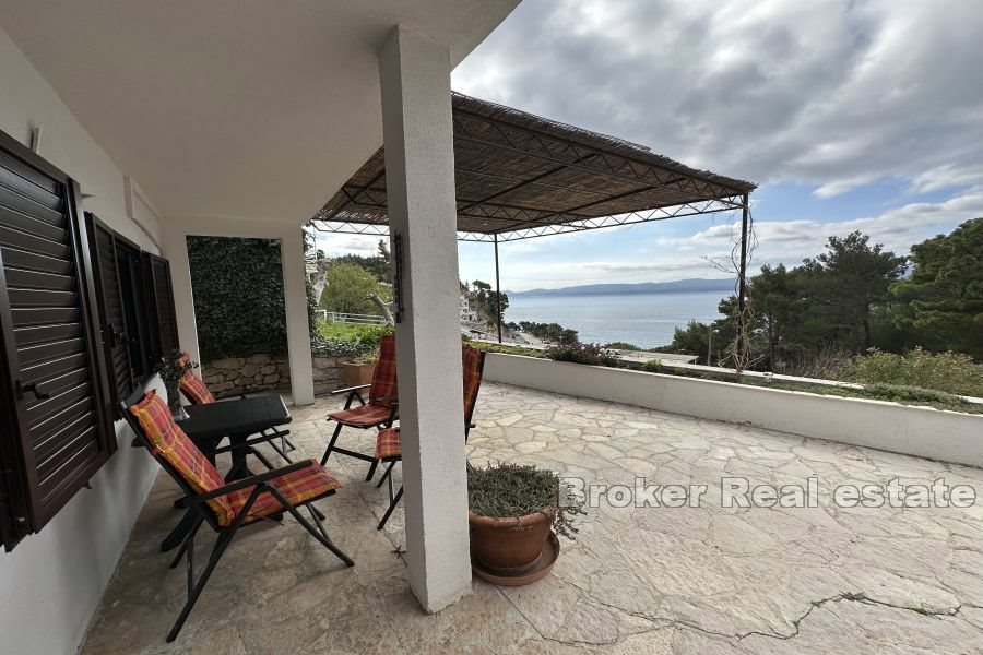 Casa con vista mare in ottima posizione