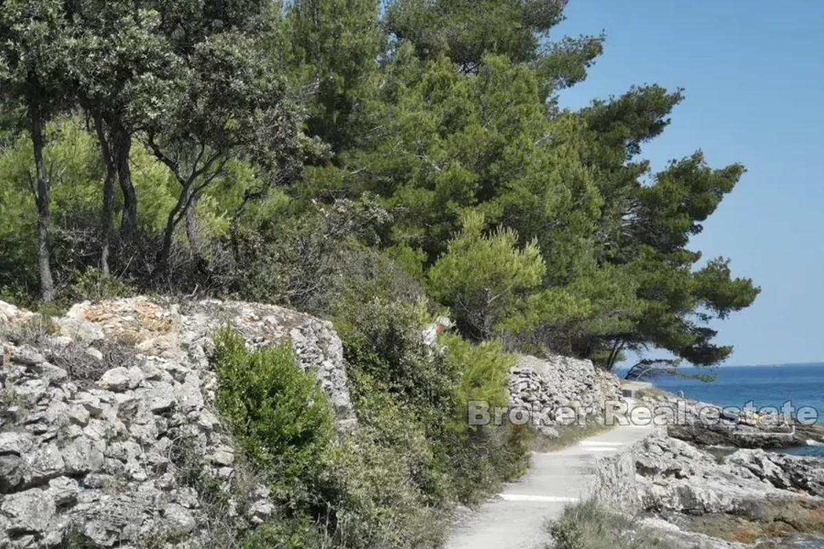 Terreno edificabile in prima fila al mare