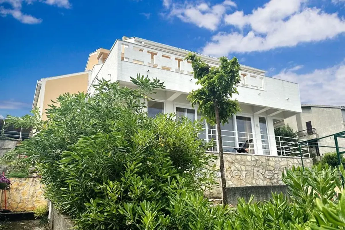 Casa vicino al mare con una bellissima vista