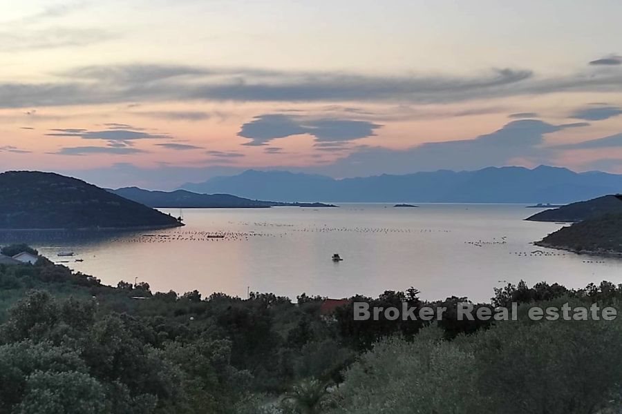 Terreno edificabile con vista mare