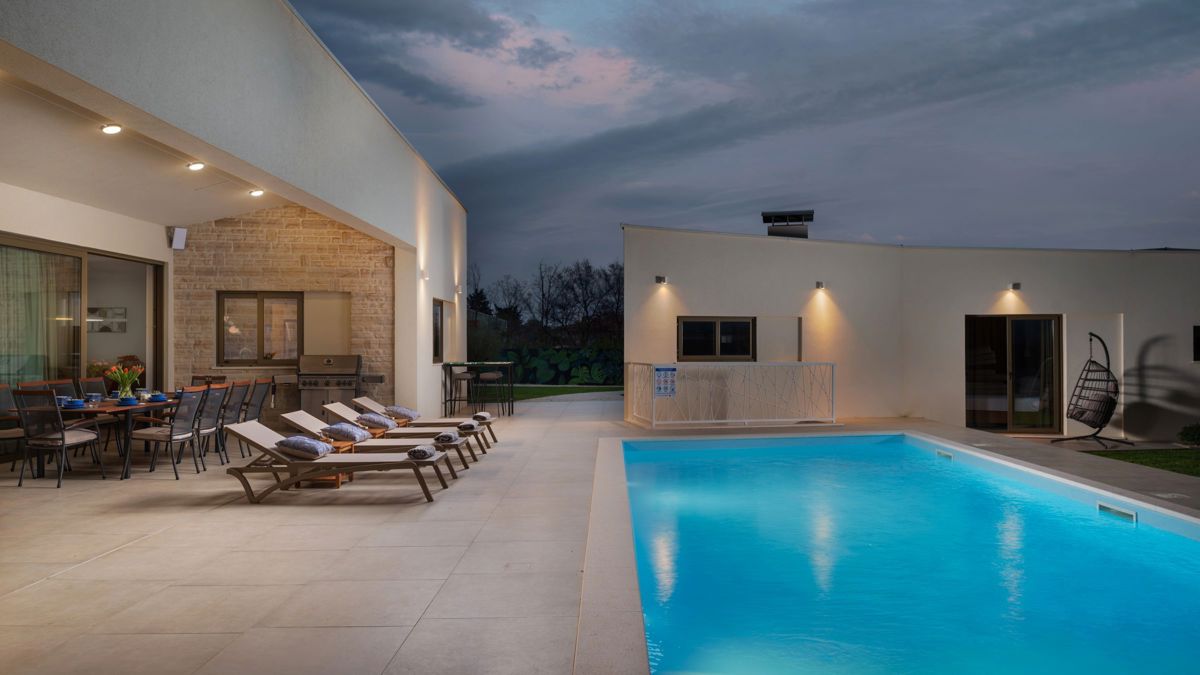 Casa moderna con piscina