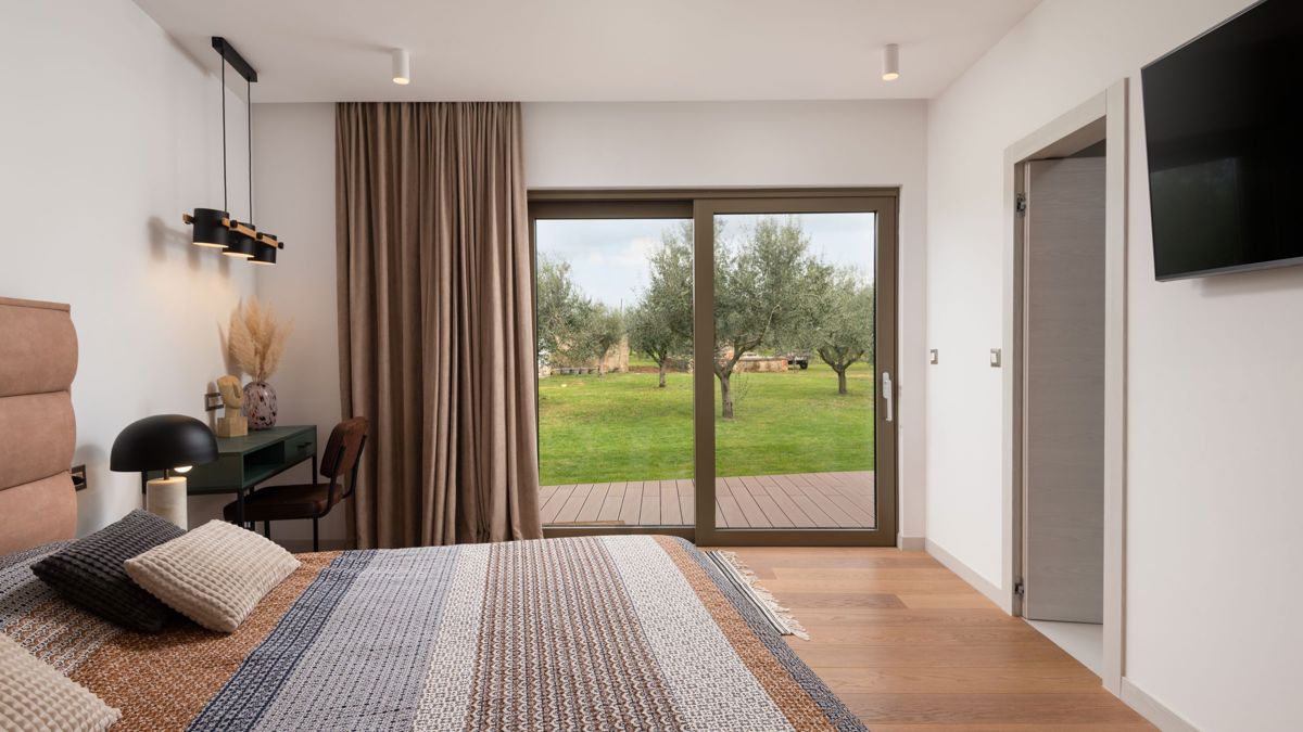 Casa moderna con piscina