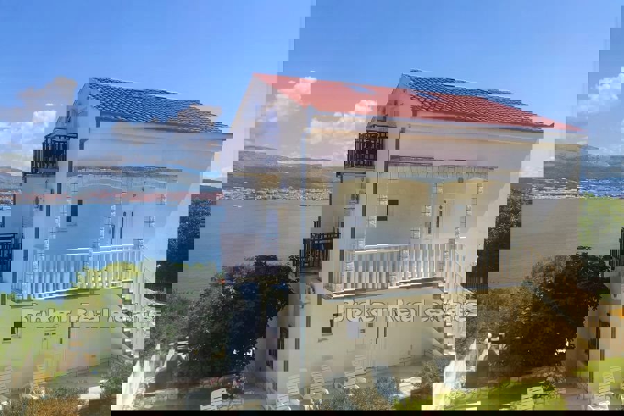 Palazzina con vista mare