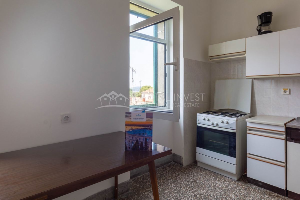 Appartamento con due camere da letto, Pola, centro