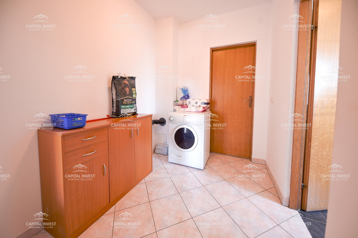 Appartamento trilocale in casa, garage, Pola, Istria