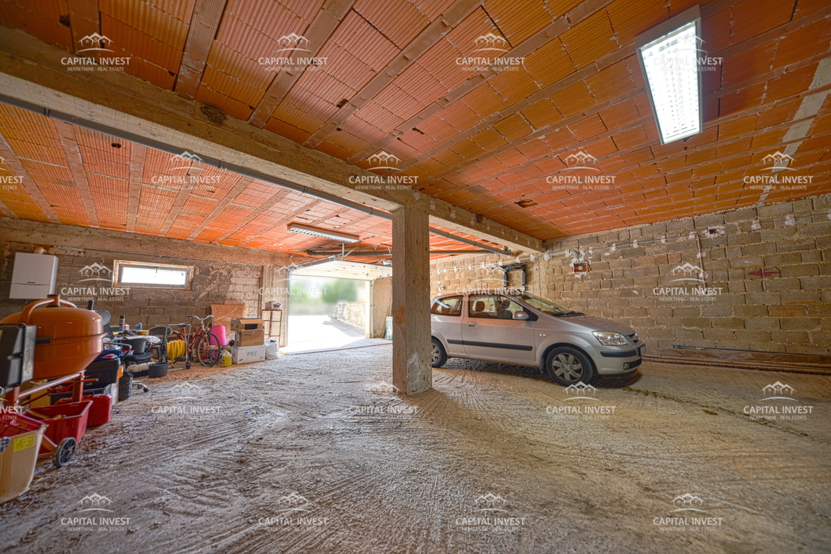 Appartamento trilocale in casa, garage, Pola, Istria