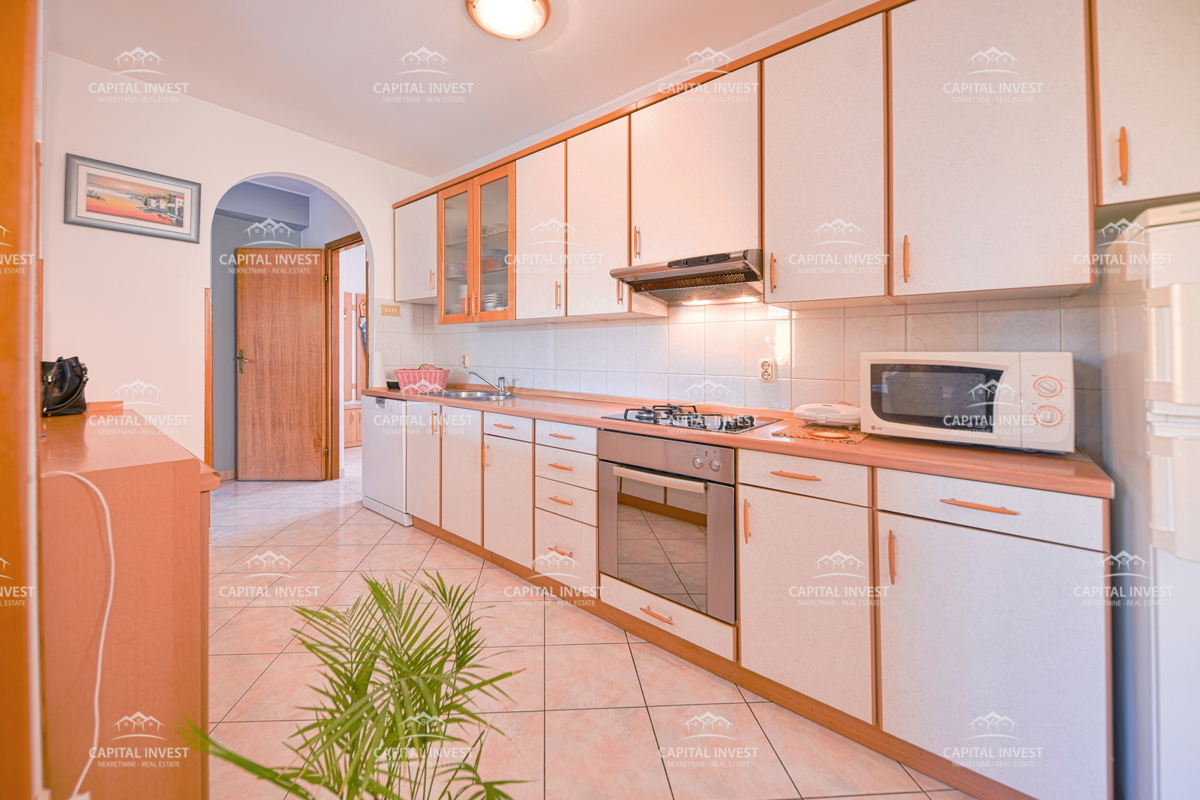 Appartamento trilocale in casa, garage, Pola, Istria