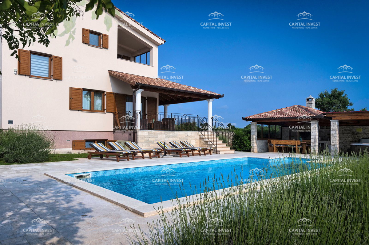 Villa con ampio giardino e piscina a Svetvinčenat, Istria