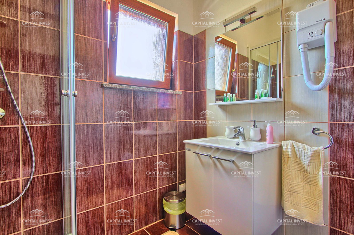 Villa con ampio giardino e piscina a Svetvinčenat, Istria