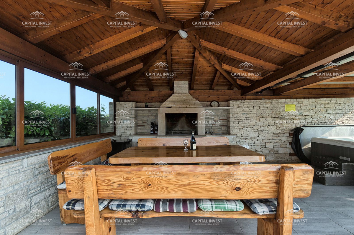 Villa con ampio giardino e piscina a Svetvinčenat, Istria