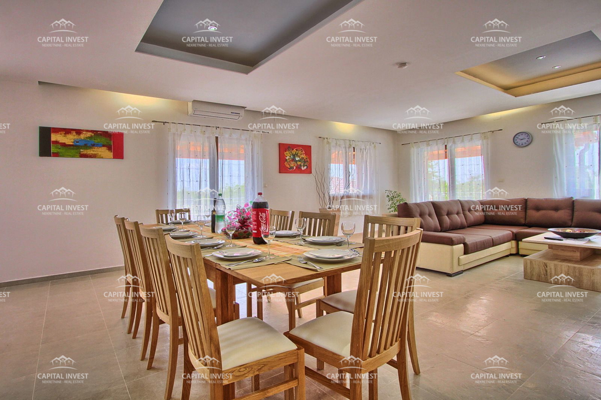 Villa con ampio giardino e piscina a Svetvinčenat, Istria