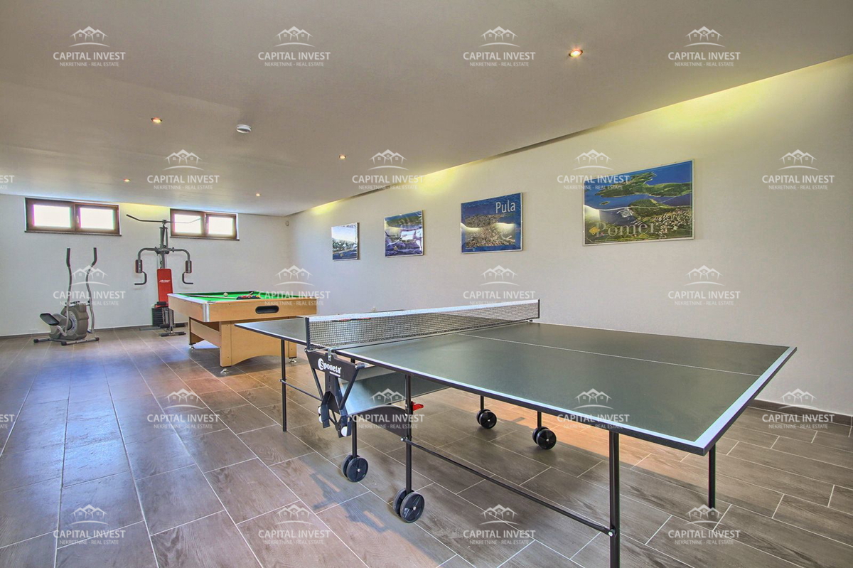 Villa con ampio giardino e piscina a Svetvinčenat, Istria