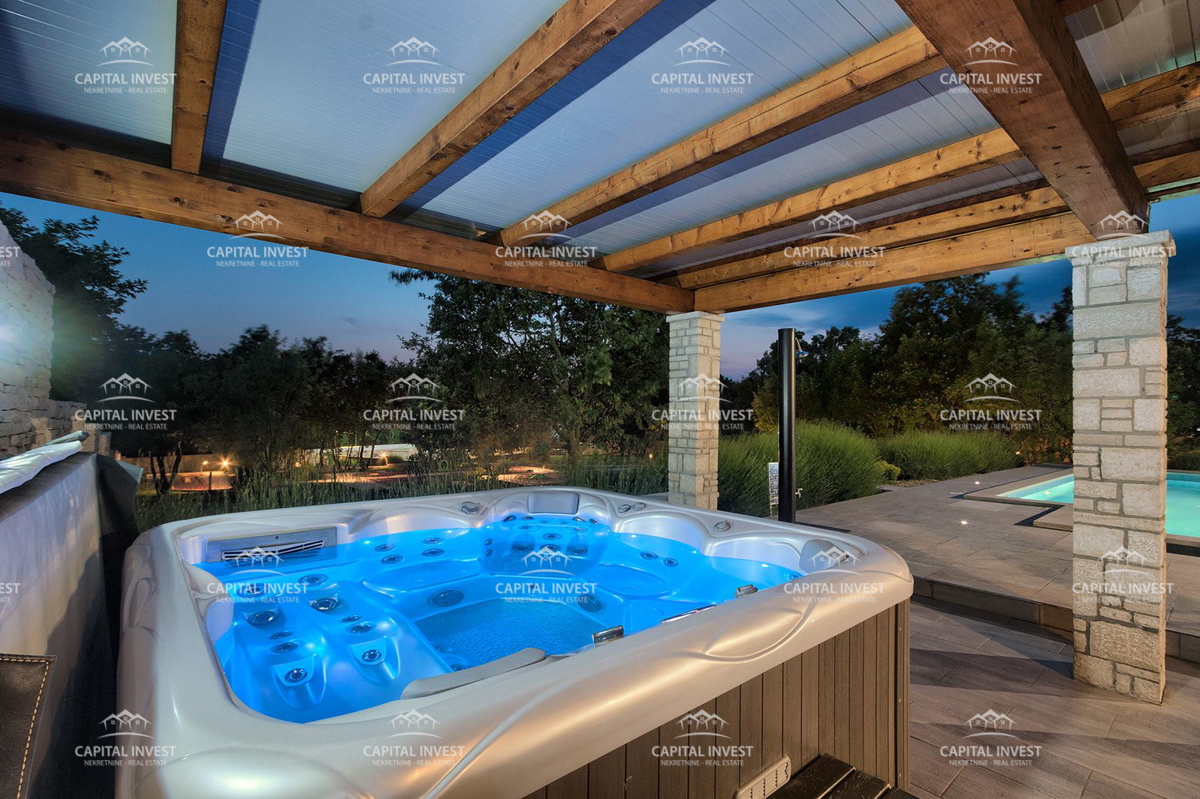 Villa con ampio giardino e piscina a Svetvinčenat, Istria